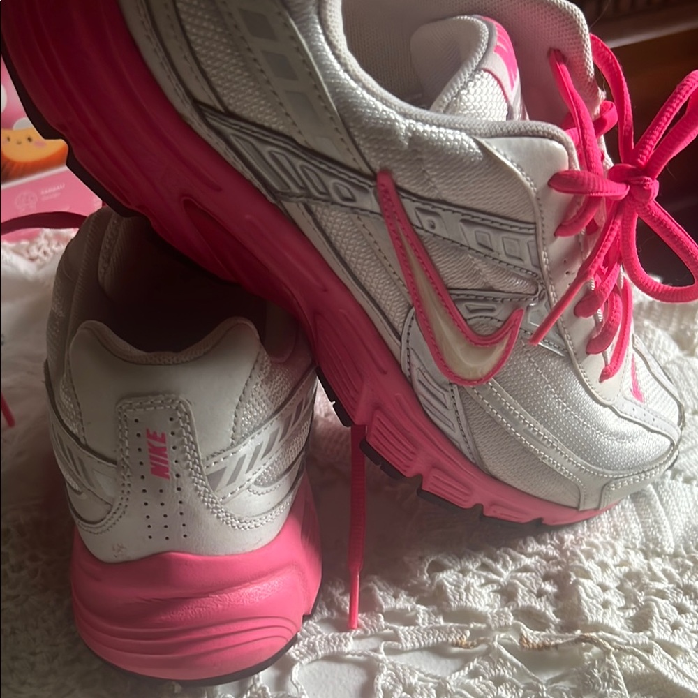 Nike White and Pink Sporty Sneakers